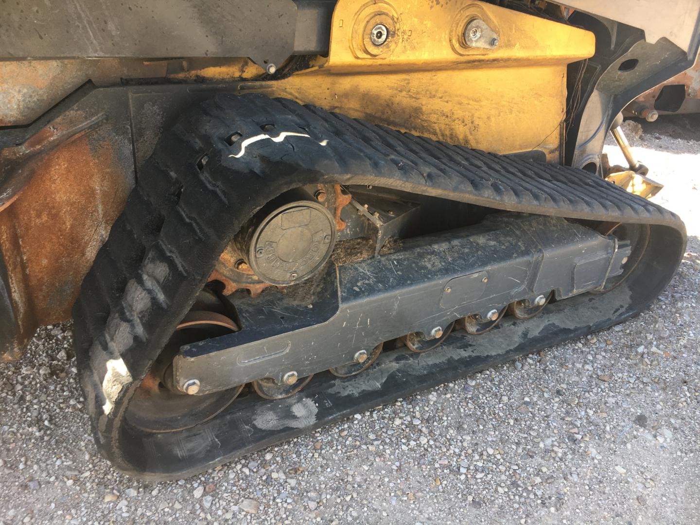 ./imagenes/INVOICE/2019/16213/MINICARGADOR JOHN DEERE_333G (22).JPG